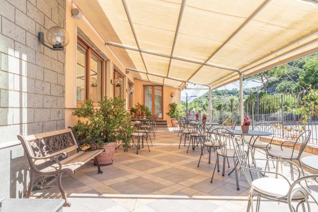 Hotel La Pergoletta Sant'Agata sui due Golfi Exterior photo